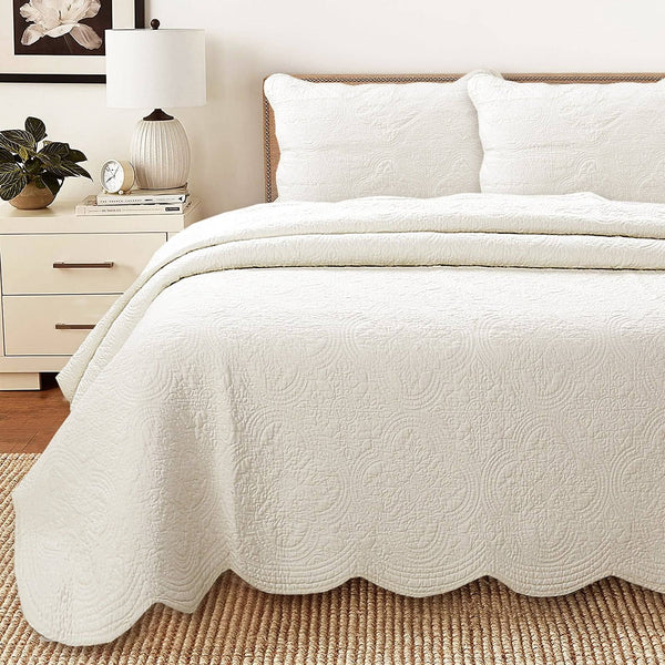 Copper Grove Sagano Blantyre Scalloped Edge Cotton 3 - Piece Quilt Bedding Set - Off White - King